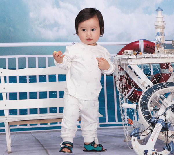 康貝坊白色全面內(nèi)衣