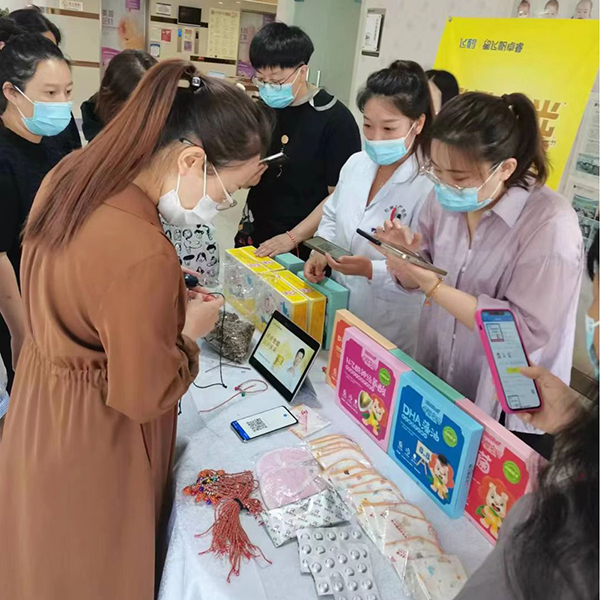 母嬰密碼凍干閃釋片陳列2.jpg