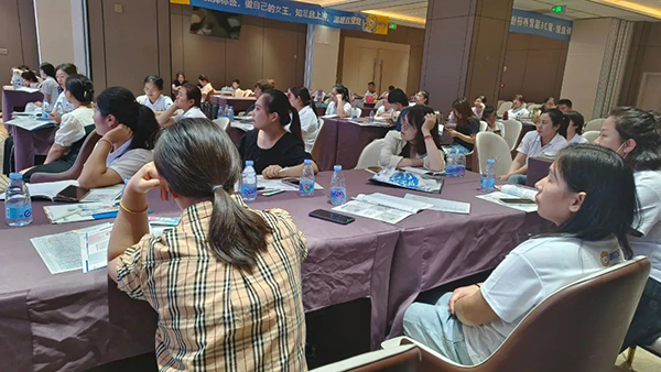 施貝安煥新啟航-第36屆營養(yǎng)研修班(濟寧站)8.jpg 施貝安煥新啟航-第36屆營養(yǎng)研修班(濟寧站)8.jpg